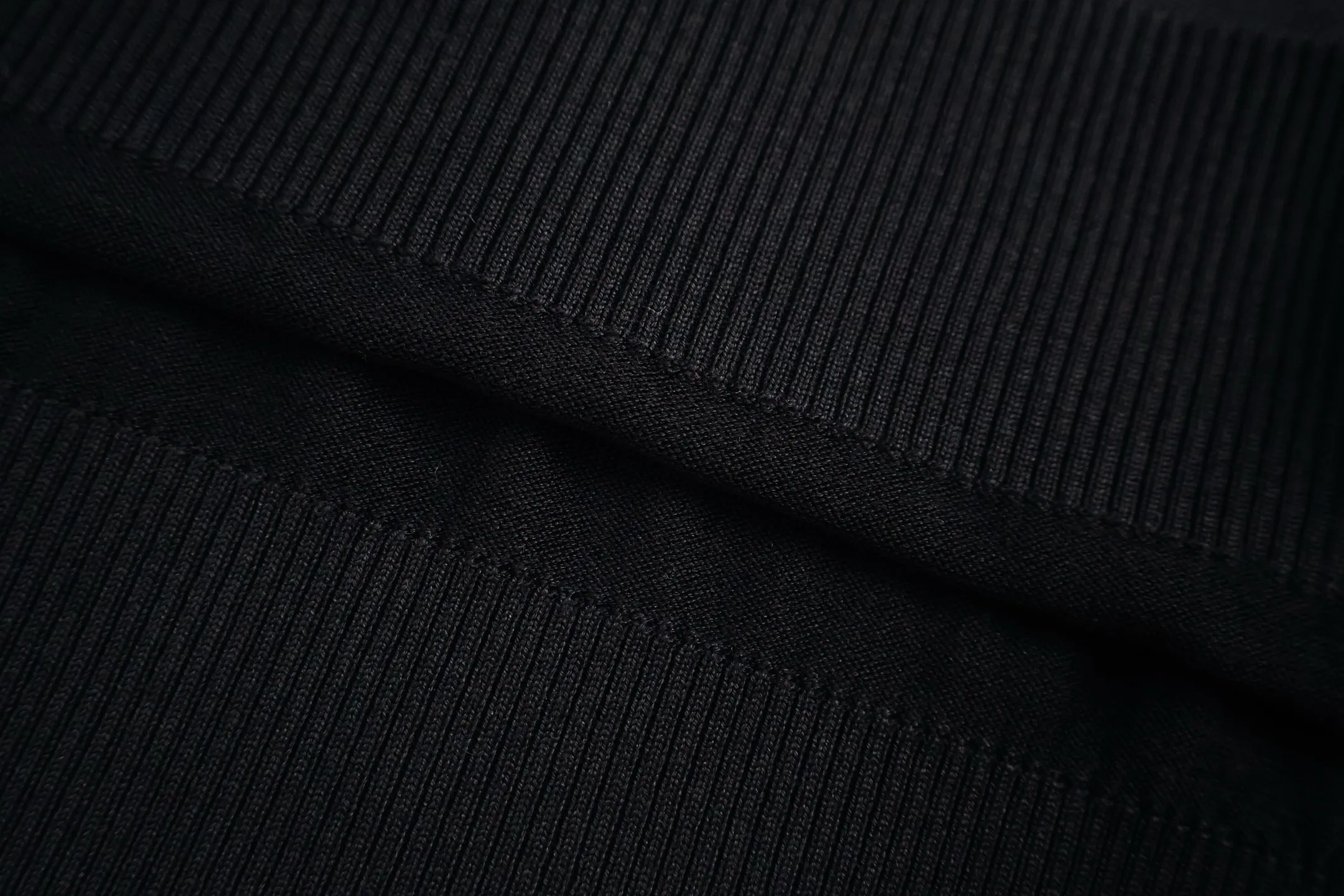 Moncler （Black） 5550 ， Black ， 。 16 。 logo ， 。 Size:M/L/XL/XXL